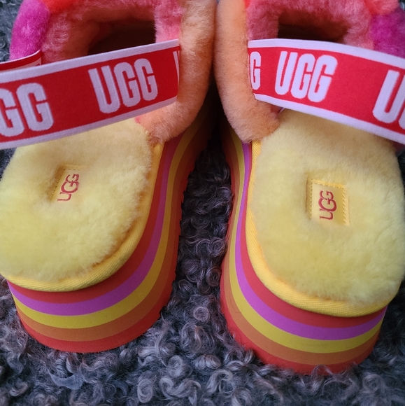 LAST ONE - NWT Disco Checker Slide in Pride Rainbow Yellow - Picture 6 of 12